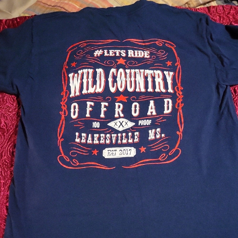 Gildan Blue and Red Short Sleeve Tee with Vintage Graphic